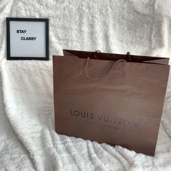 Authentic Louis Vuitton Gift bag from Paris - Picture 1 of 4
